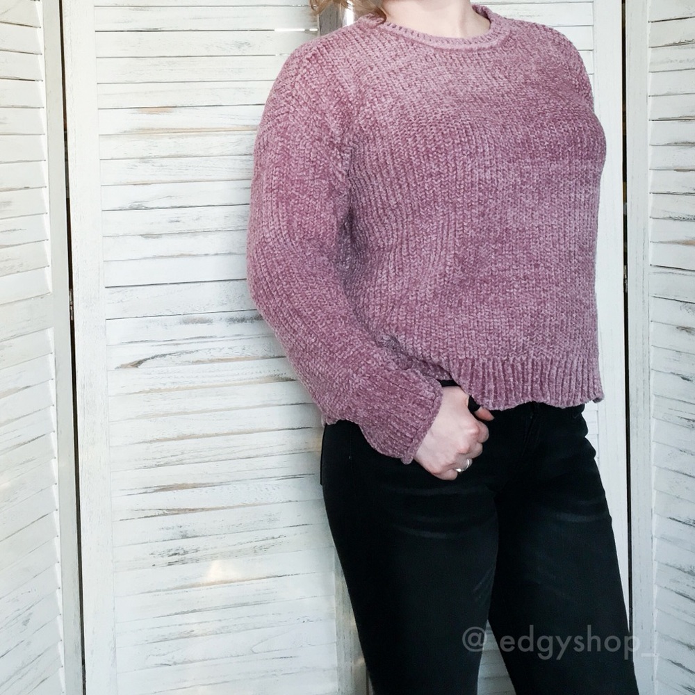 89th & Madison | Scalloped Hem Chenille Sweater - Picture 1 of 6